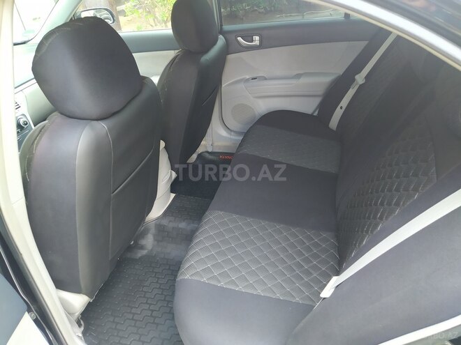 Hyundai Sonata-13