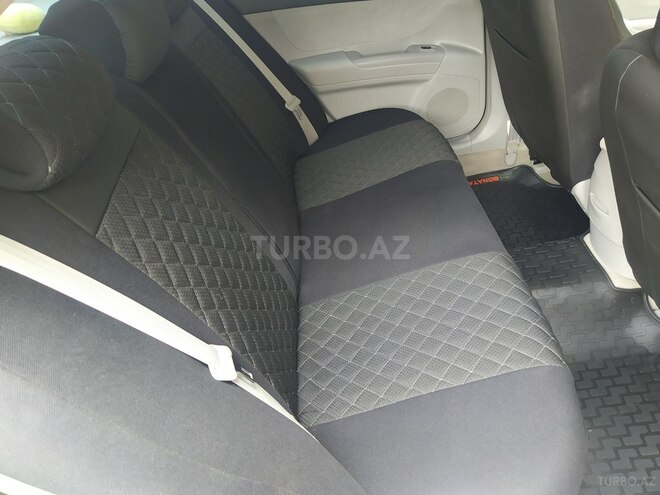Hyundai Sonata-14