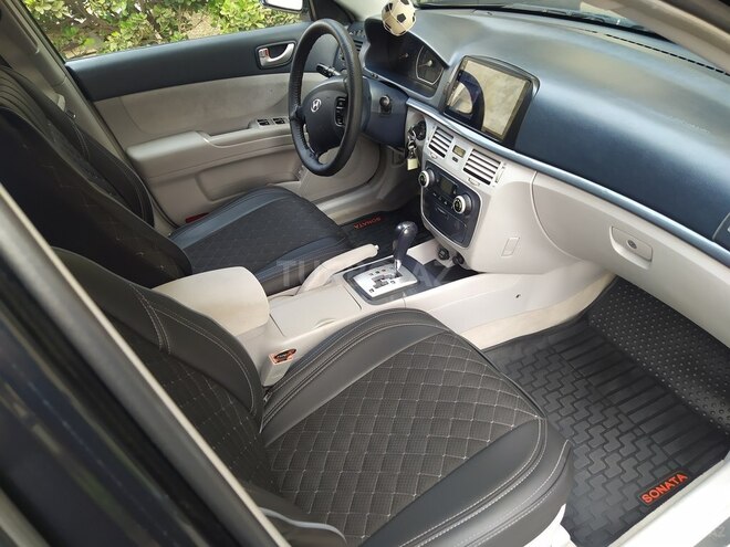 Hyundai Sonata-15