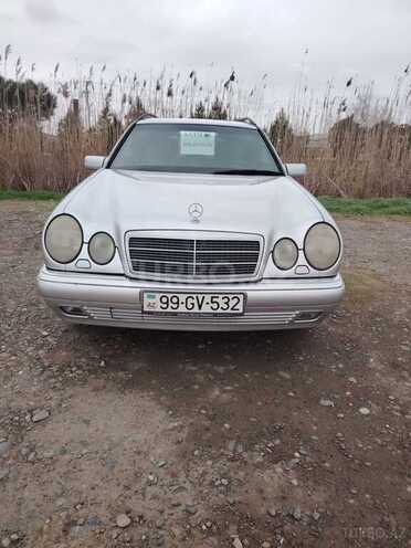 Mercedes E 200-1