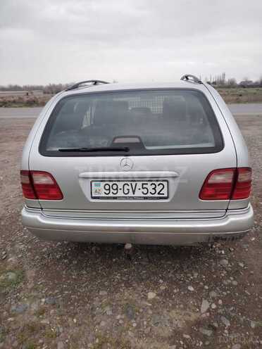 Mercedes E 200-3