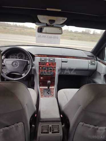 Mercedes E 200-5