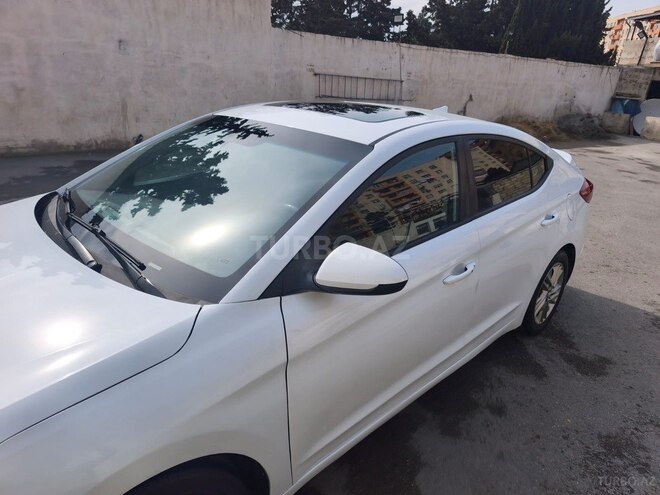 Hyundai Elantra-6