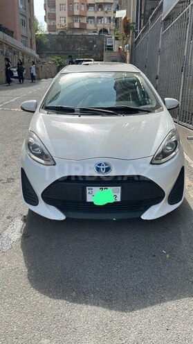 Toyota Aqua-1