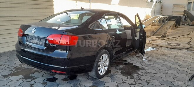 Volkswagen Jetta-4