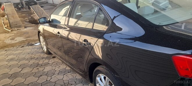 Volkswagen Jetta-5