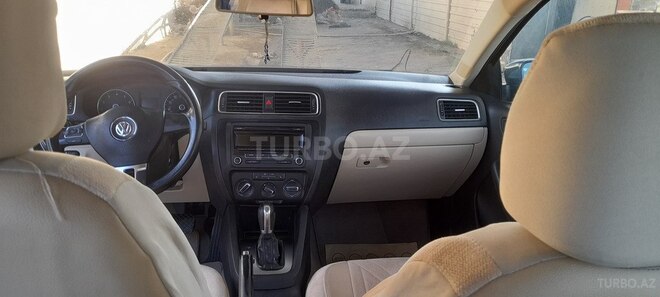 Volkswagen Jetta-7