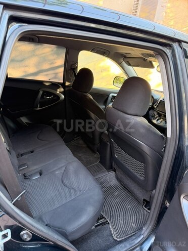 Toyota RAV4-10