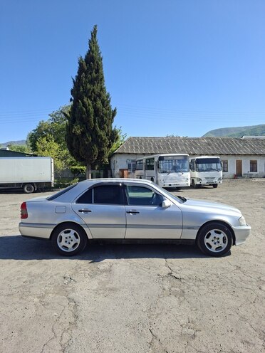 Mercedes C 200-7
