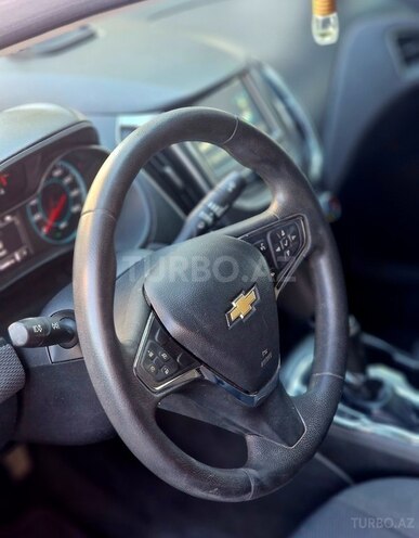 Chevrolet Cruze-16