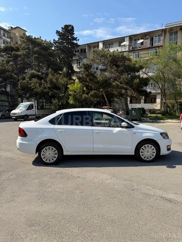 Volkswagen Polo-4