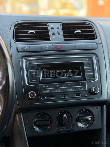 Volkswagen Polo-8