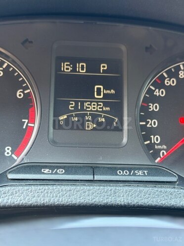 Volkswagen Polo-9