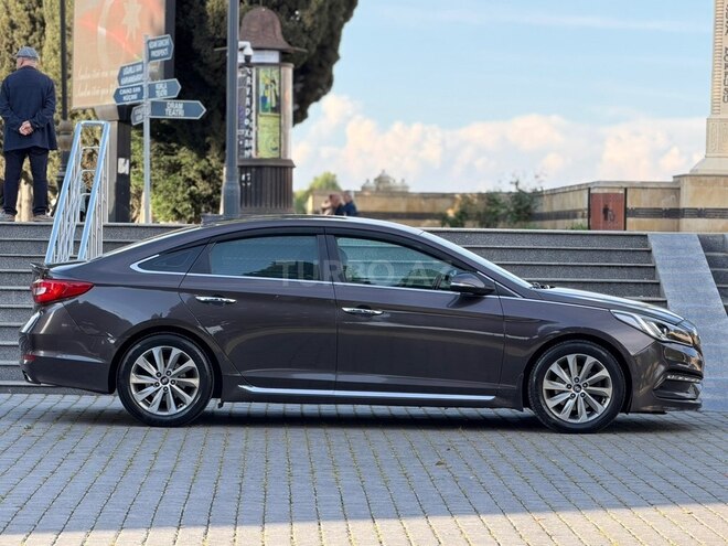 Hyundai Sonata-5