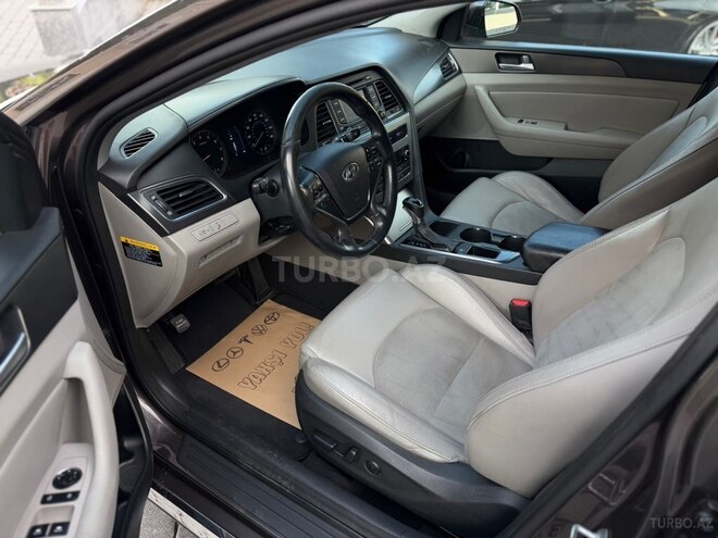 Hyundai Sonata-9