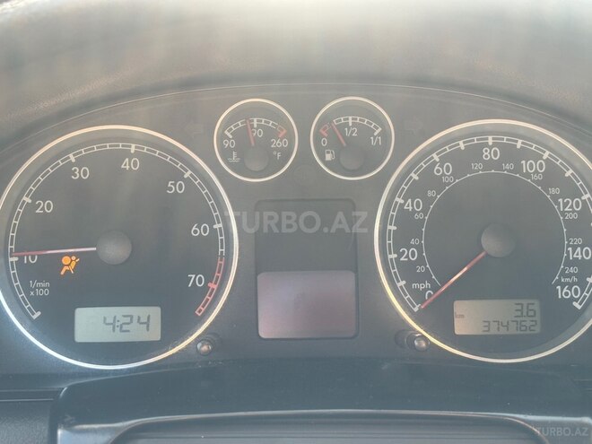 Volkswagen Passat-16