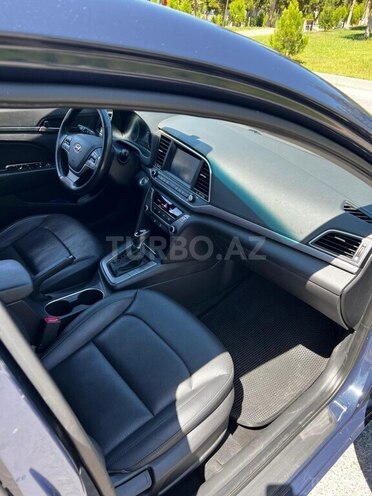 Hyundai Avante-5
