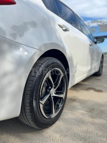 Kia Cerato-10