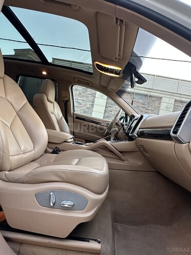 Porsche Cayenne-6