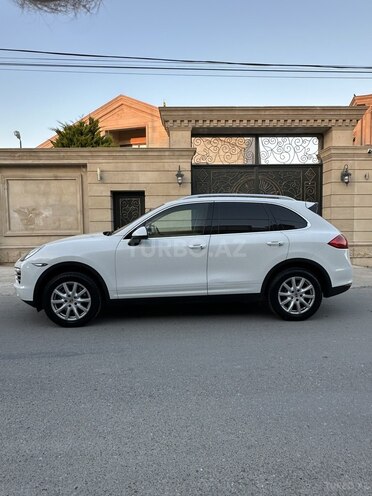 Porsche Cayenne-8