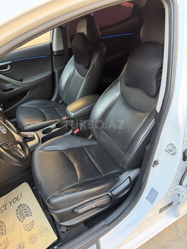 Hyundai Avante-13