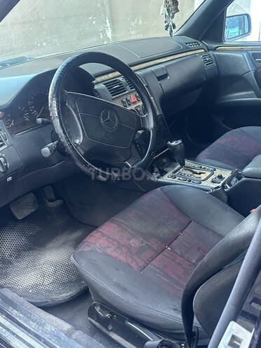 Mercedes E 200-6