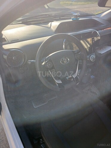 Toyota Aqua-3