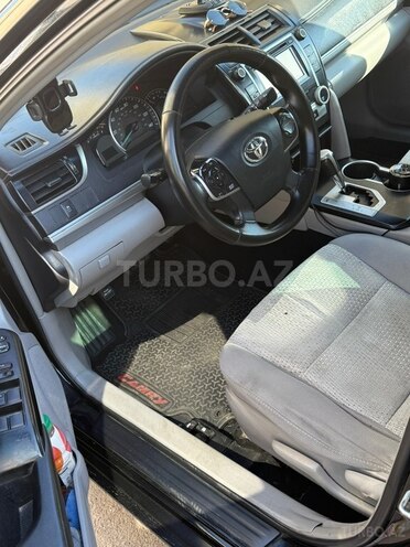 Toyota Camry-12