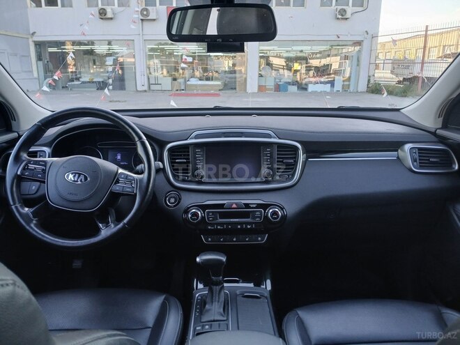 Kia Sorento-16