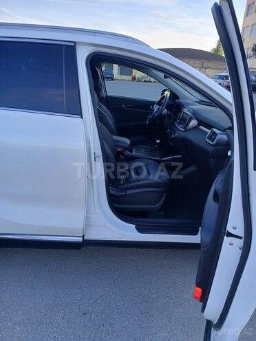 Kia Sorento-11