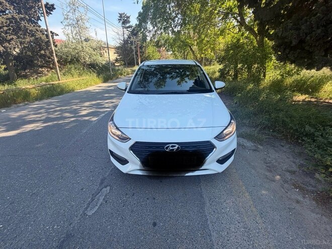 Hyundai Accent-2