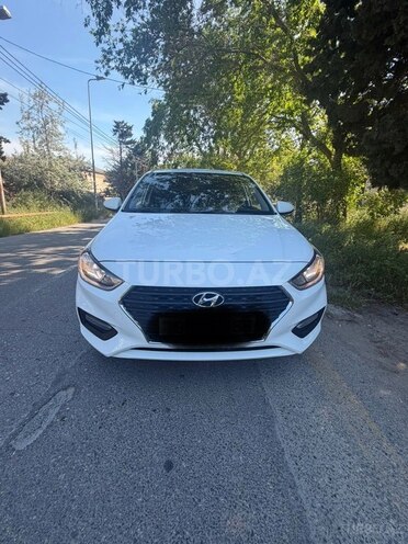 Hyundai Accent-1