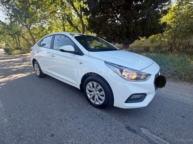 Hyundai Accent-5
