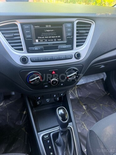 Hyundai Accent-20