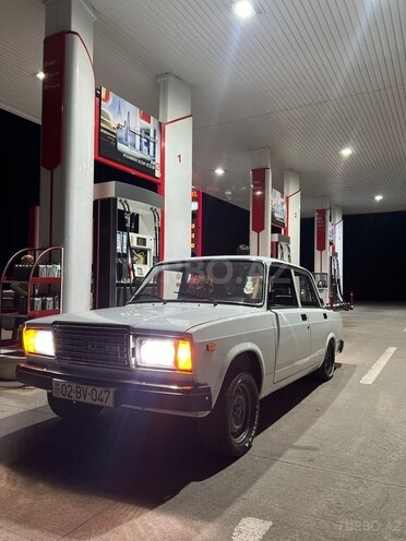 LADA (VAZ) 2107-2