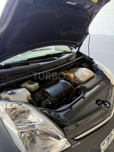 Toyota Prius-13