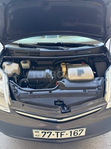 Toyota Prius-11