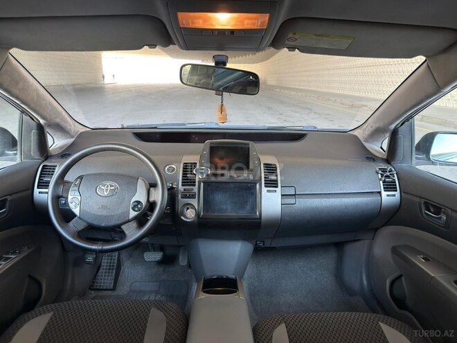 Toyota Prius-8