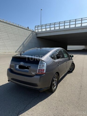 Toyota Prius-4