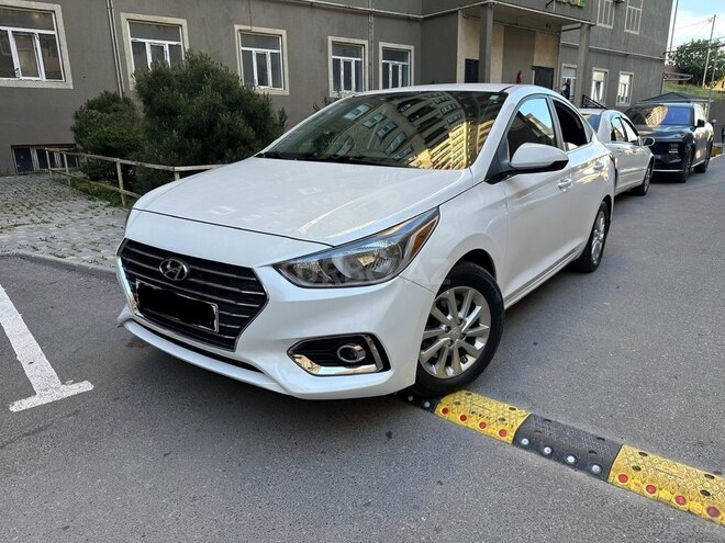 Hyundai Accent-1