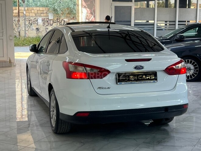 Ford Focus-19
