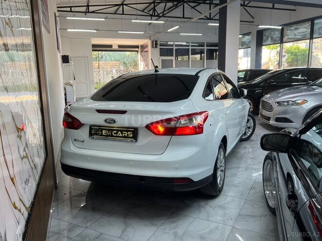 Ford Focus-16