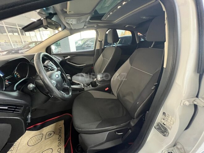 Ford Focus-25