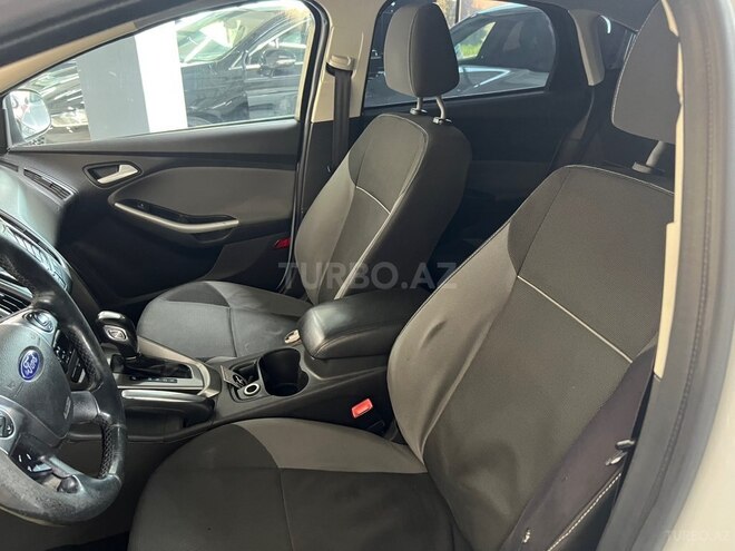 Ford Focus-26