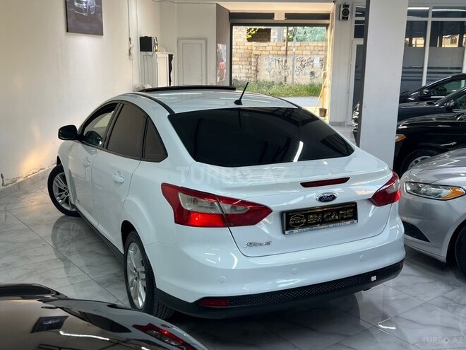 Ford Focus-21