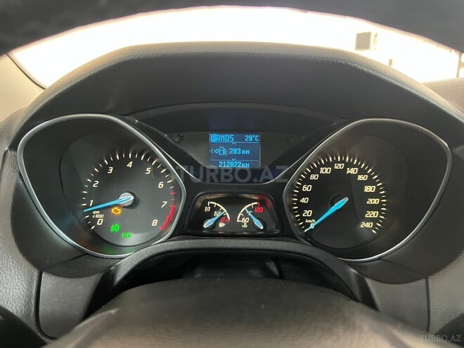 Ford Focus-29