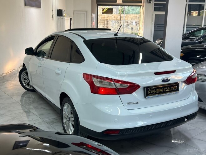 Ford Focus-23