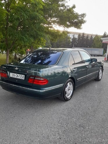 Mercedes E 240-5
