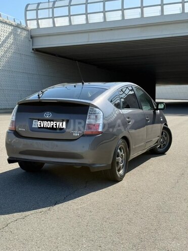 Toyota Prius-2