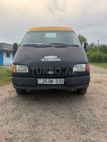 Ford Transit-1